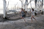 Foto de  (And Soon the Darkness)
