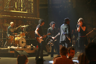 Foto de  (Shine a Light)