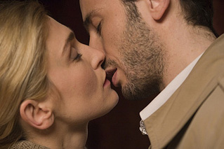 Foto de B�same por favor (Un baiser s'il vous pla�t)
