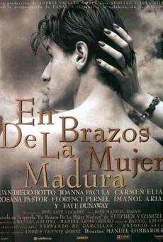 En brazos de la mujer madura Imagen de En brazos de la mujer madura