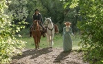 Foto de Woman Walks Ahead