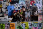 Foto de Shoplifters of the World